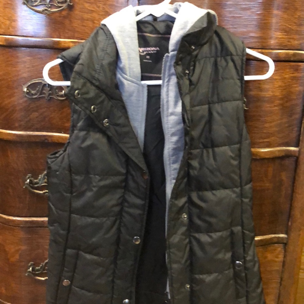 Arizona Black with Grey Hood Vest